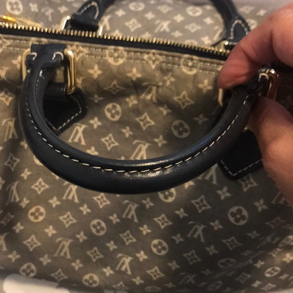 Louis Vuitton - Picture 5 of 6